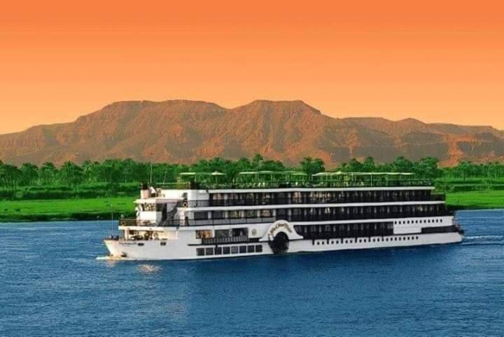 Nile Youth Hotelルクソール エクステリア 写真